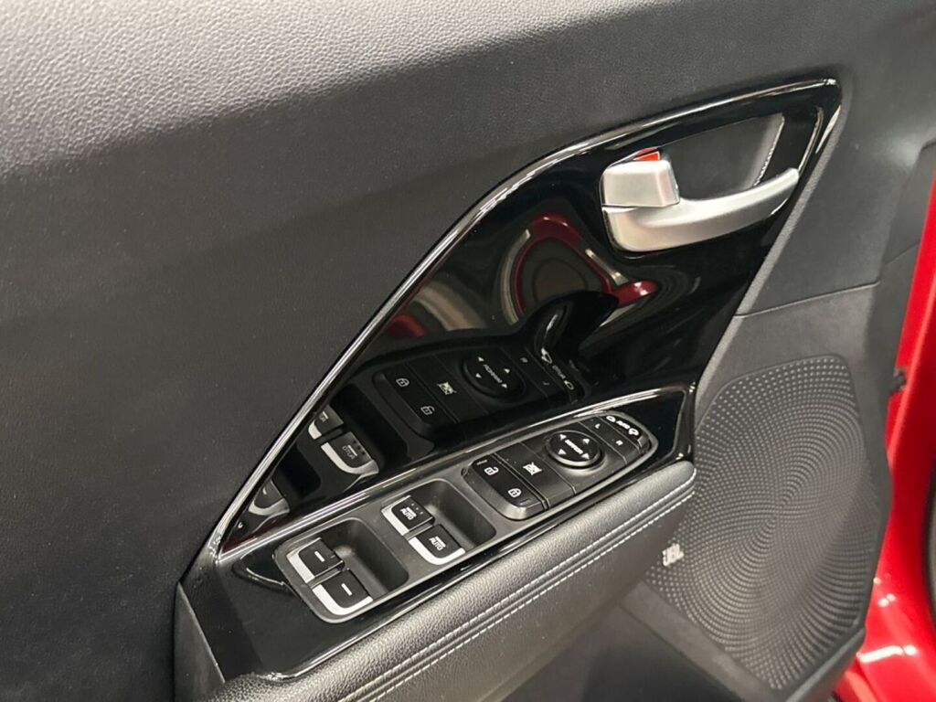 Kia Niro 2019 Punainen