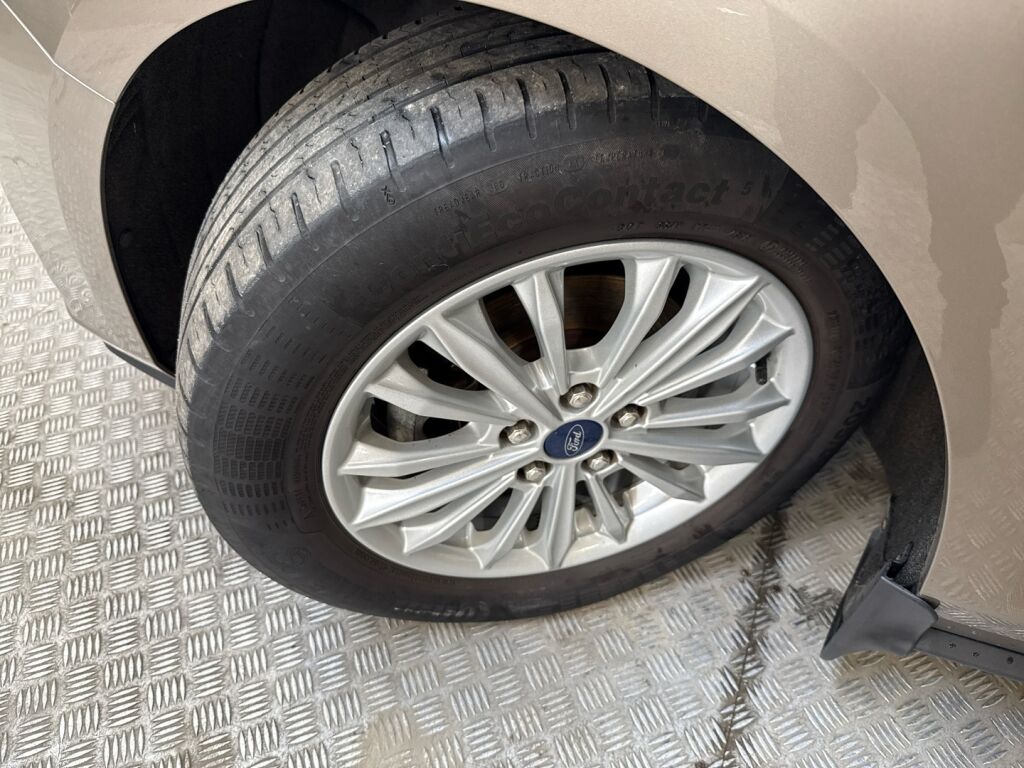 Ford Focus 2019 Harmaa