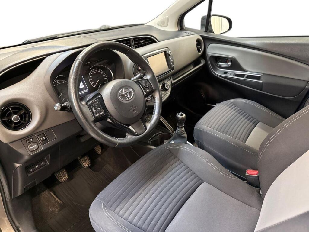 Toyota Yaris 2019 Harmaa