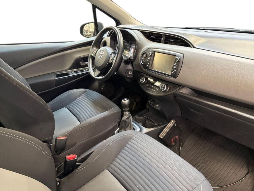Toyota Yaris 2019 Harmaa