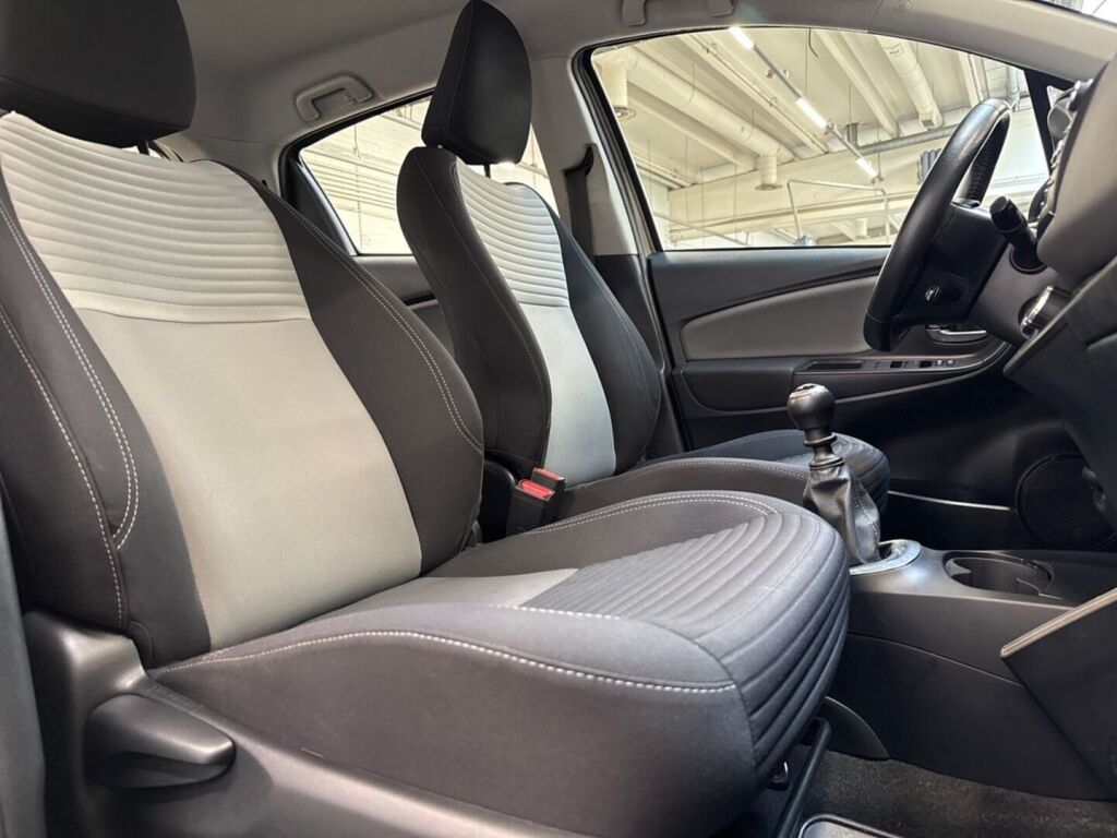 Toyota Yaris 2019 Harmaa