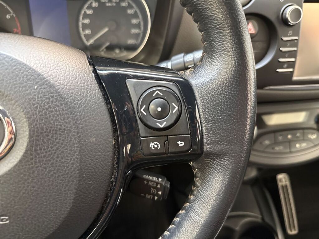 Toyota Yaris 2019 Harmaa