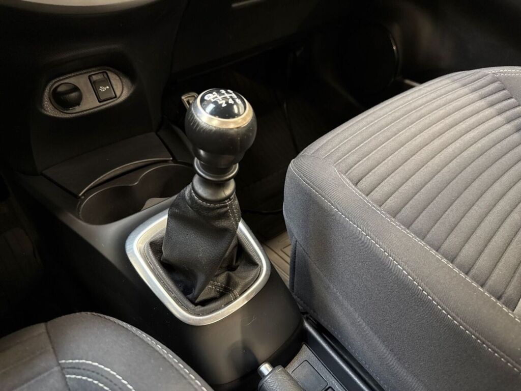 Toyota Yaris 2019 Harmaa
