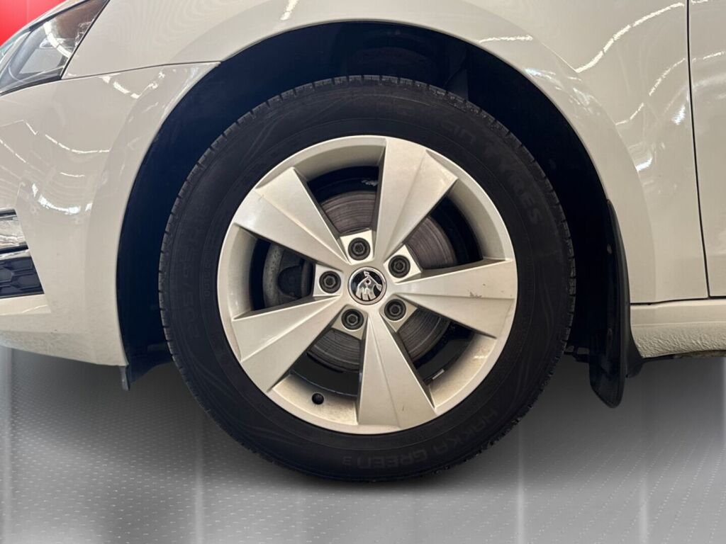 Skoda Octavia 2019 Valkoinen
