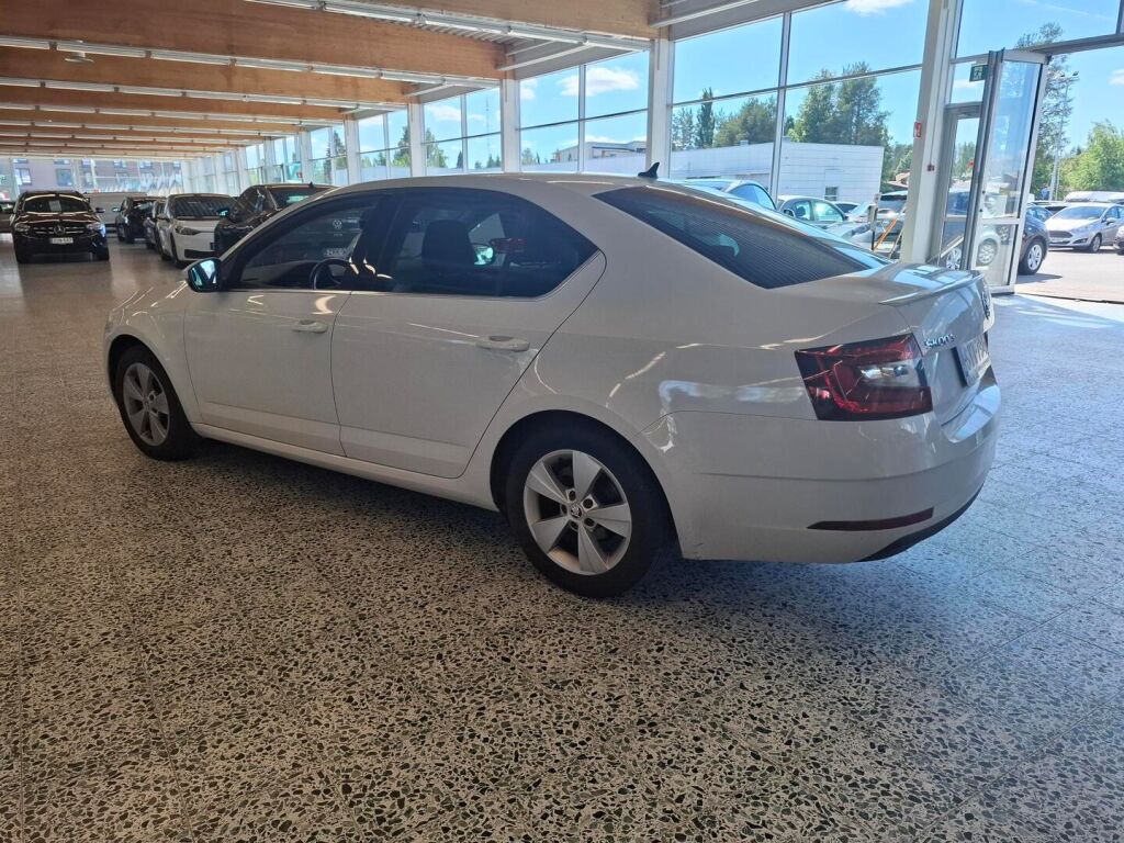 Skoda Octavia 2019 Valkoinen