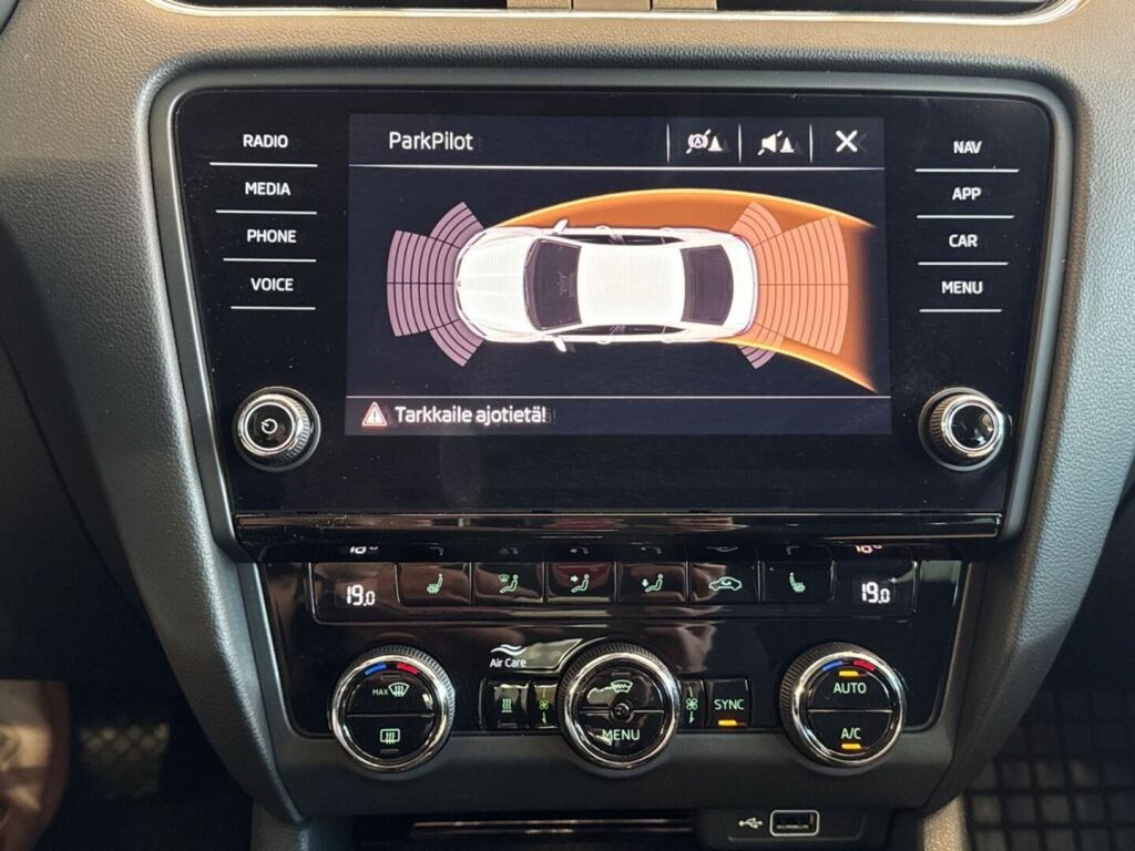 Skoda Octavia 2019 Valkoinen