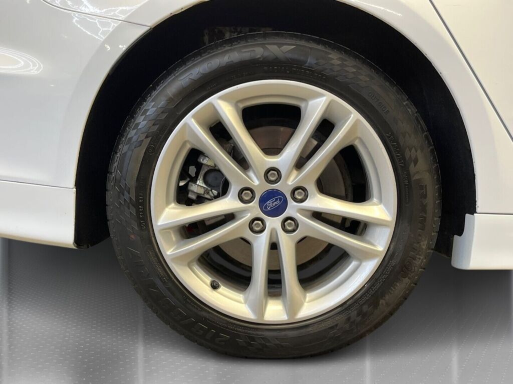 Ford Mondeo 2015 Valkoinen