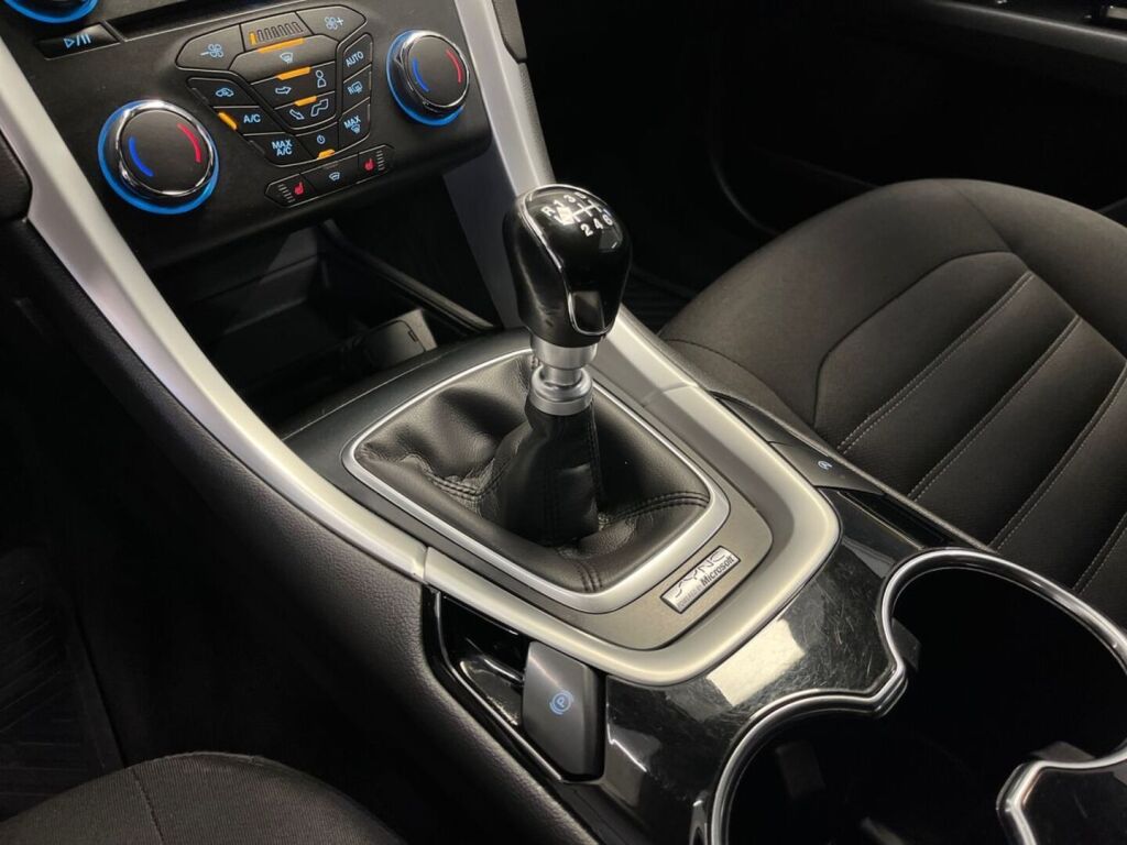 Ford Mondeo 2015 Valkoinen