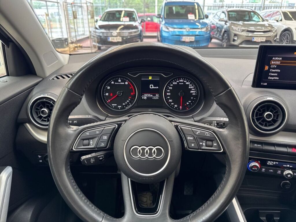 Audi Q2 2020 Musta
