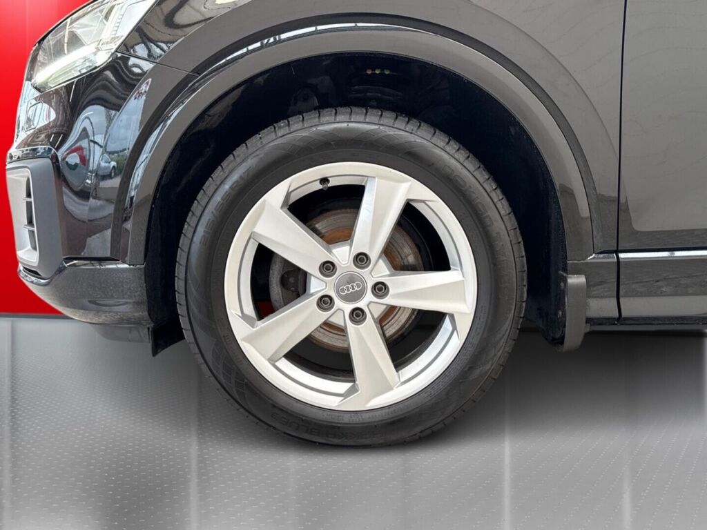 Audi Q2 2020 Musta