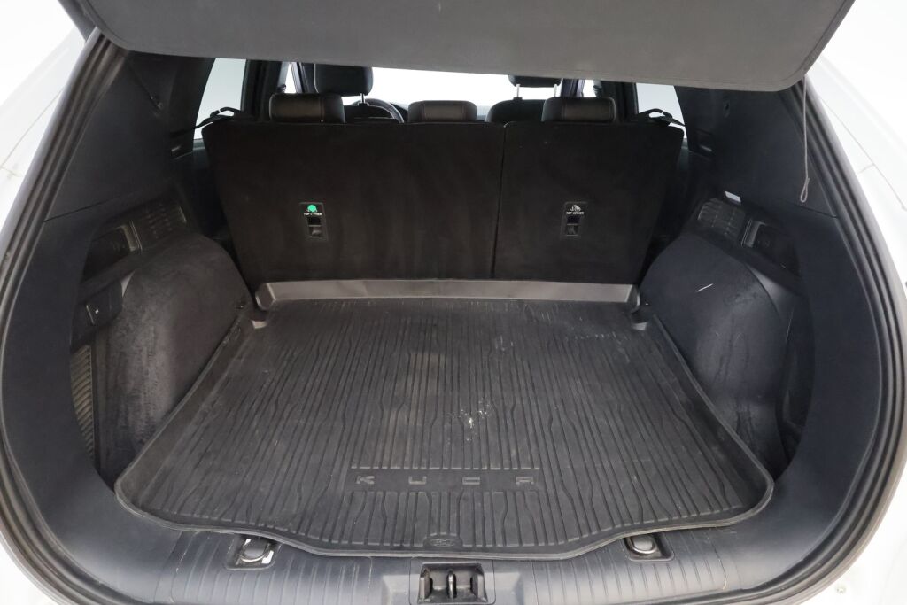 Ford Kuga 2021 Valkoinen