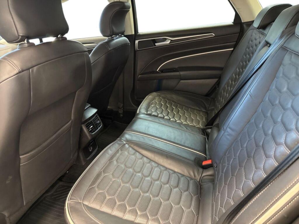 Ford Mondeo 2020 Musta