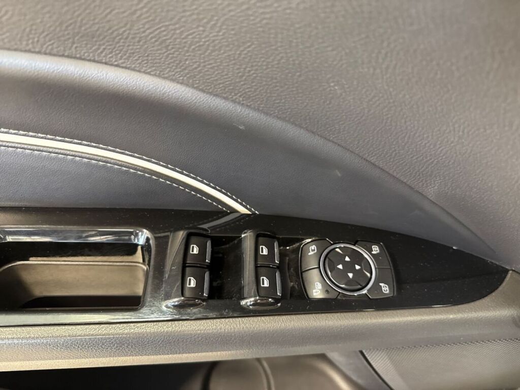 Ford Mondeo 2020 Musta