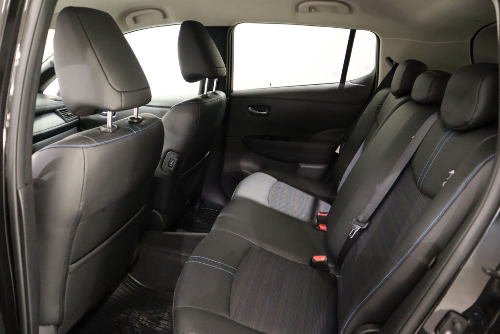 Nissan Leaf 2018 Musta