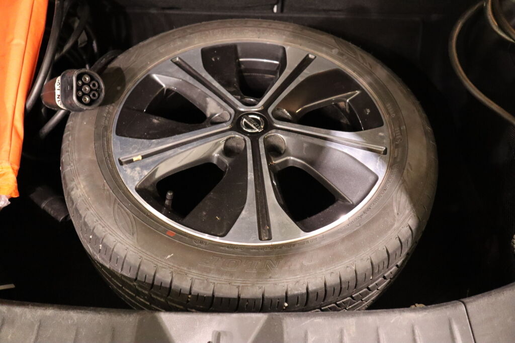 Nissan Leaf 2018 Musta