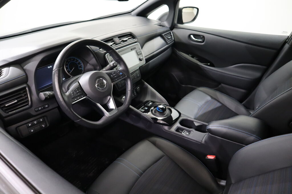 Nissan Leaf 2018 Musta