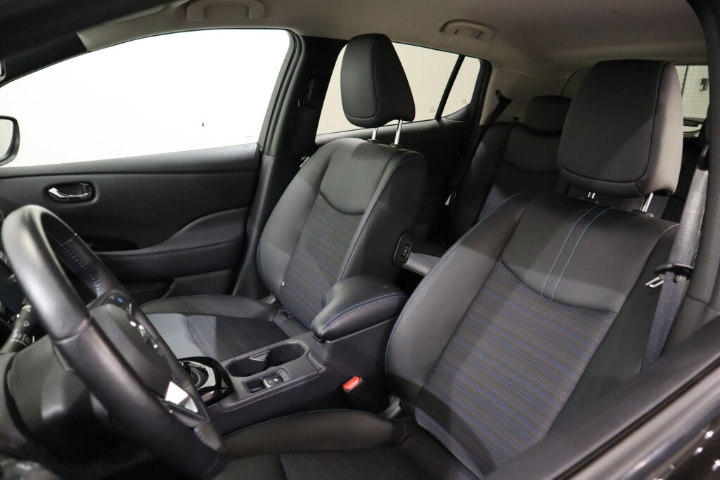 Nissan Leaf 2018 Musta