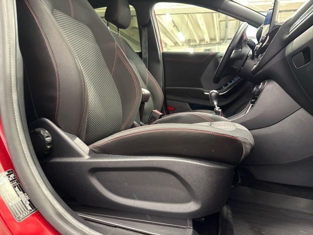 Ford Puma 2020 Punainen