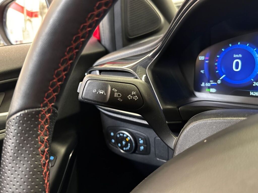 Ford Puma 2020 Punainen
