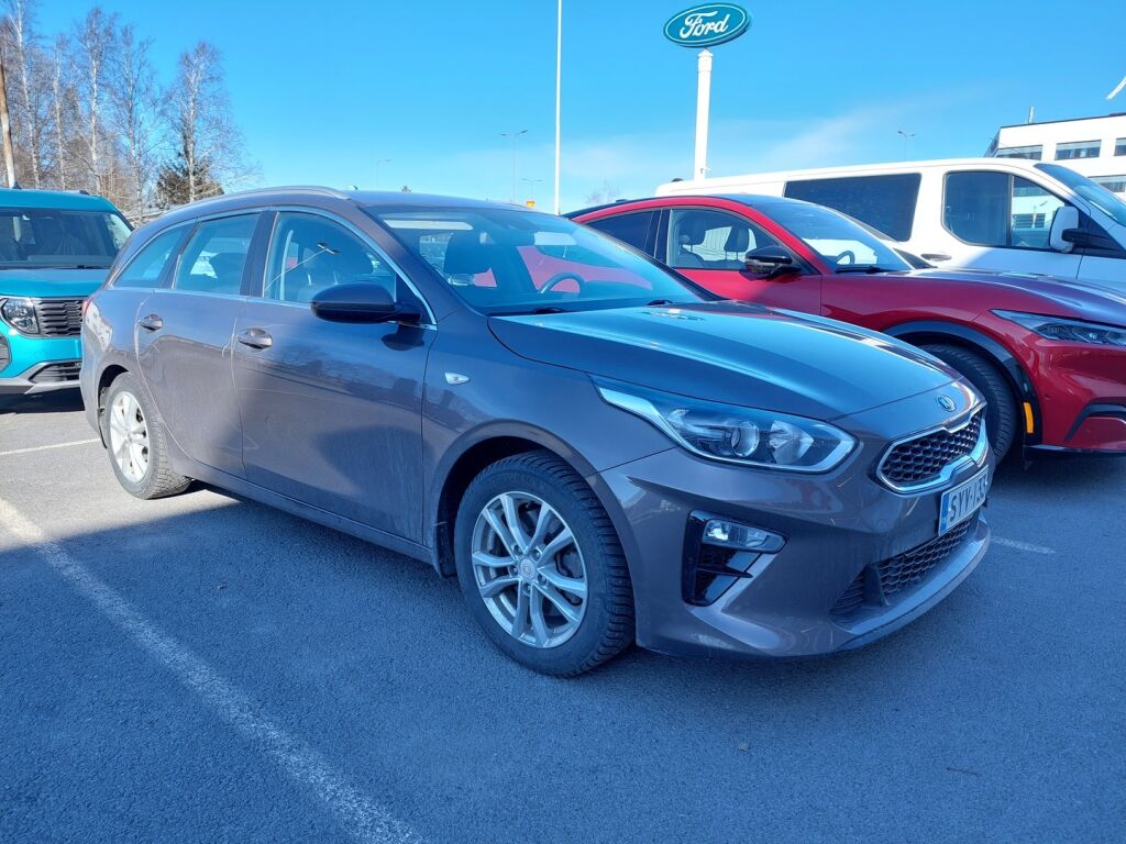 Kia Ceed 2021 Ruskea (beige)