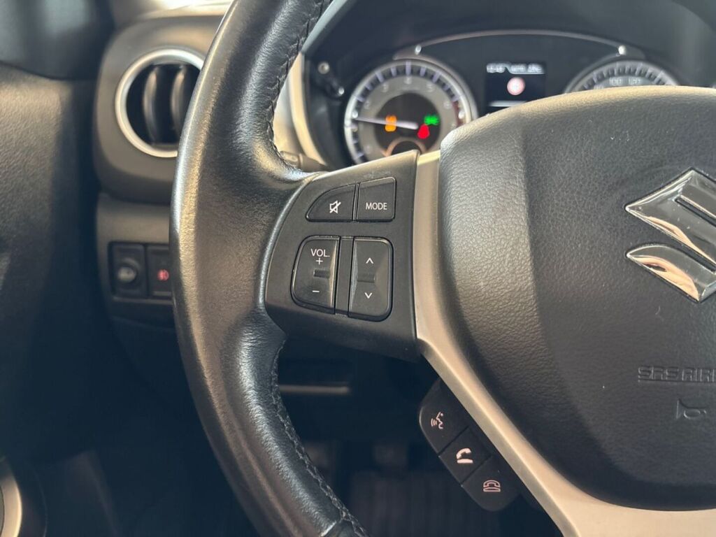 Suzuki Vitara 2021 Harmaa
