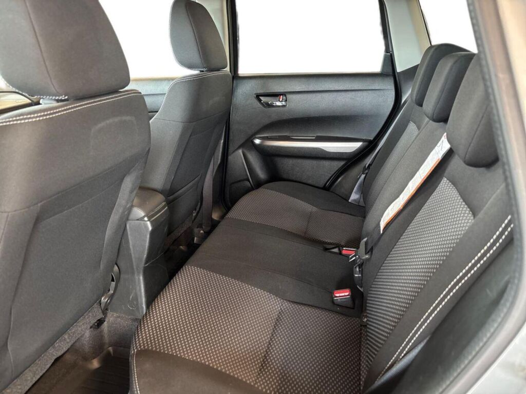 Suzuki Vitara 2021 Harmaa