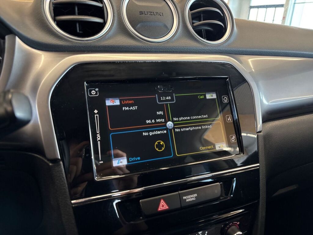 Suzuki Vitara 2021 Harmaa