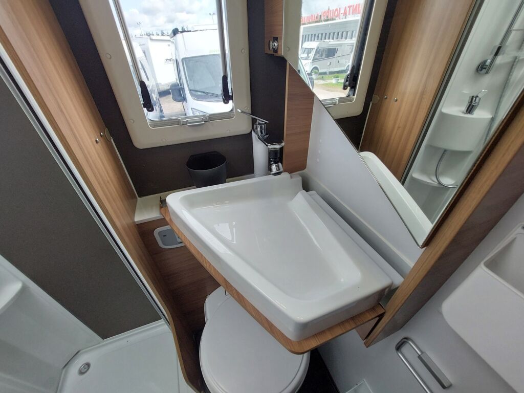 Adria Coral XL Plus 600 DP 2021 9