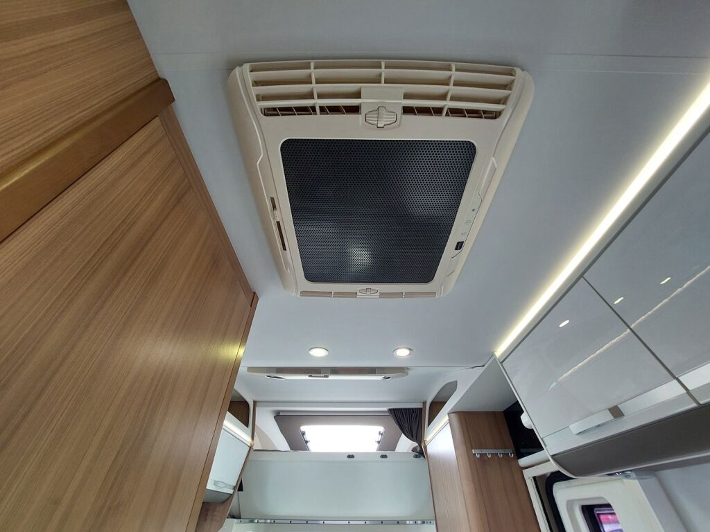 Adria Coral XL Plus 600 DP 2021 9