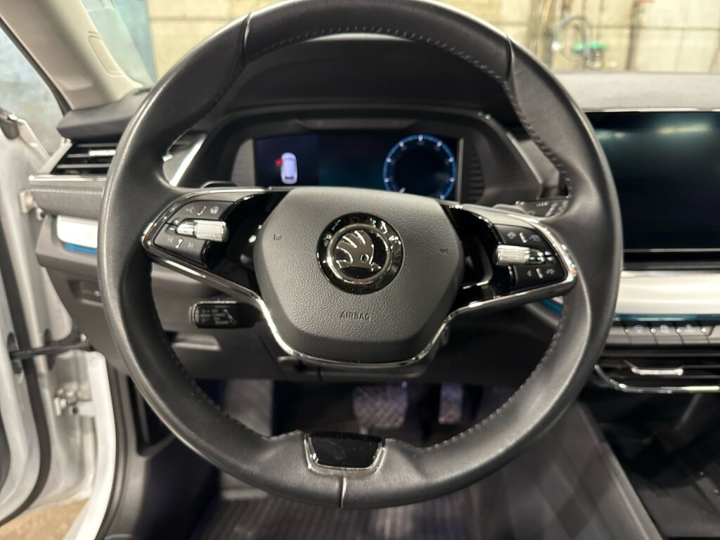 Skoda Octavia 2021 Valkoinen