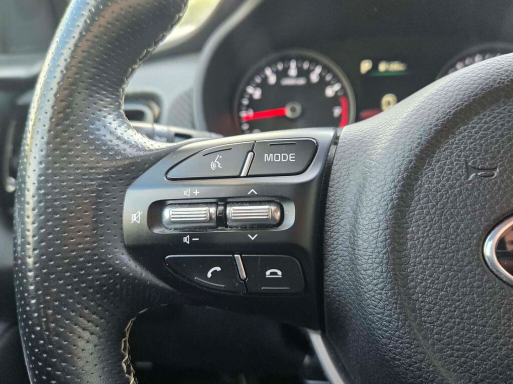 Kia Rio 2021 Musta