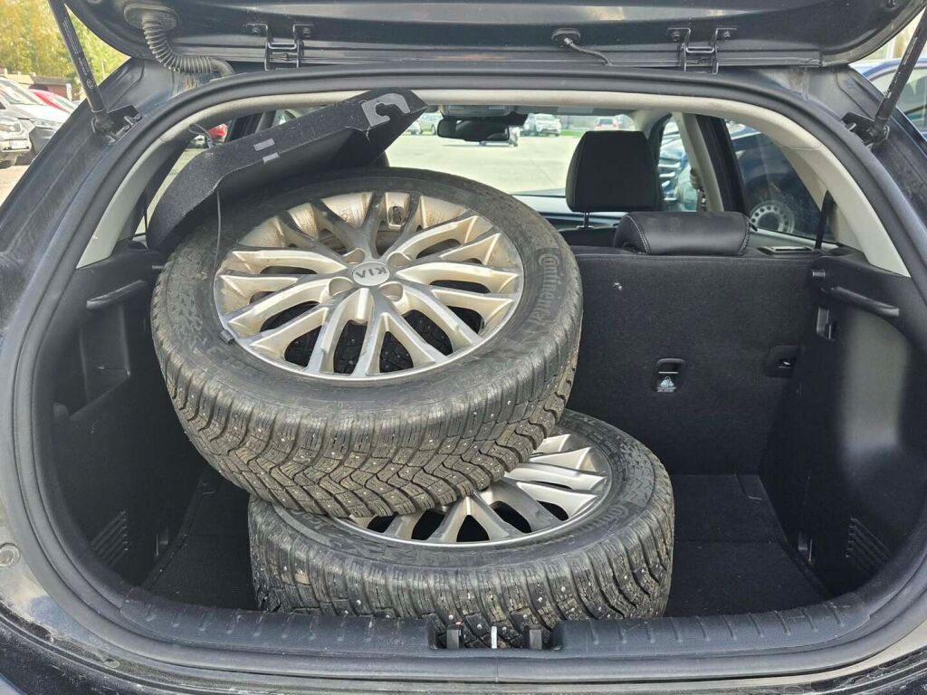 Kia Rio 2021 Musta
