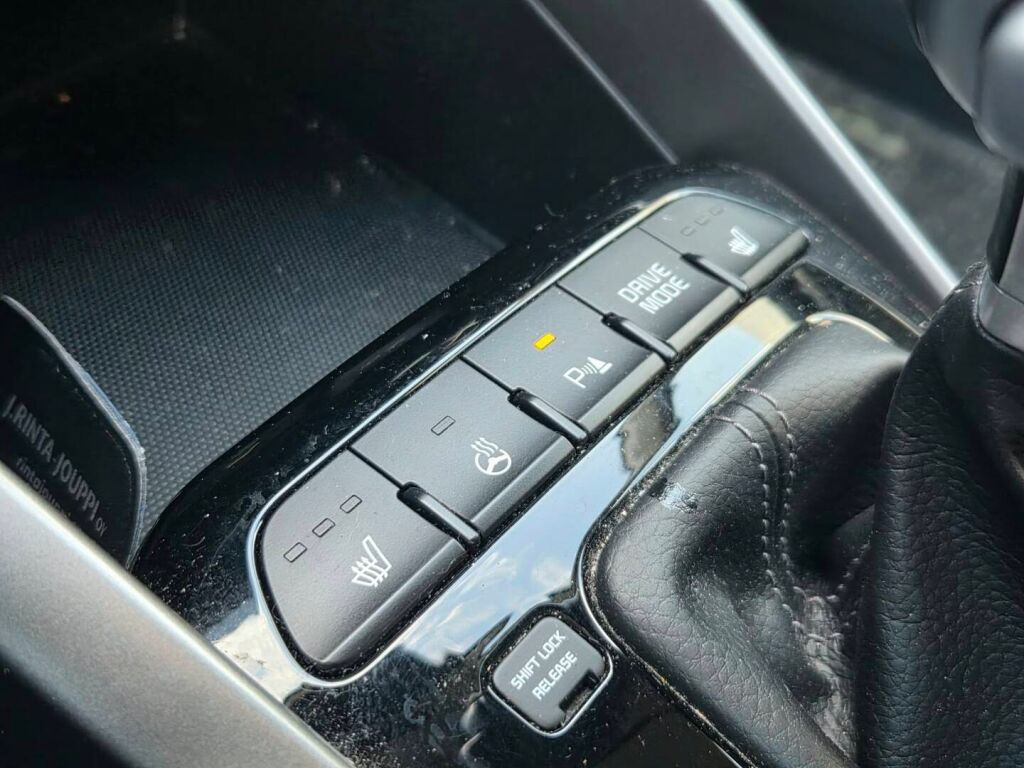 Kia Rio 2021 Musta