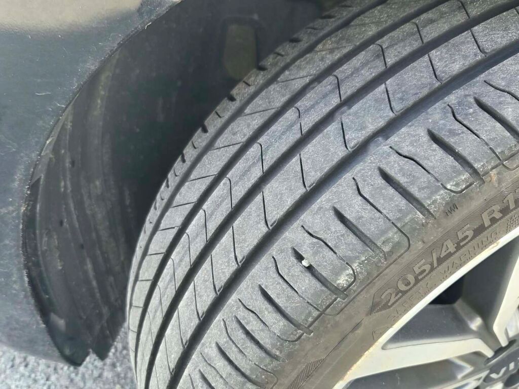 Kia Rio 2021 Musta