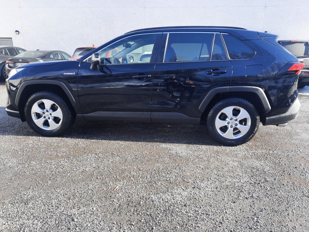 Toyota RAV4 2021 Musta