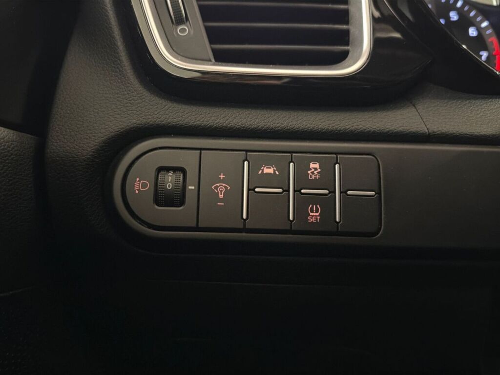 Kia XCeed 2021 Punainen
