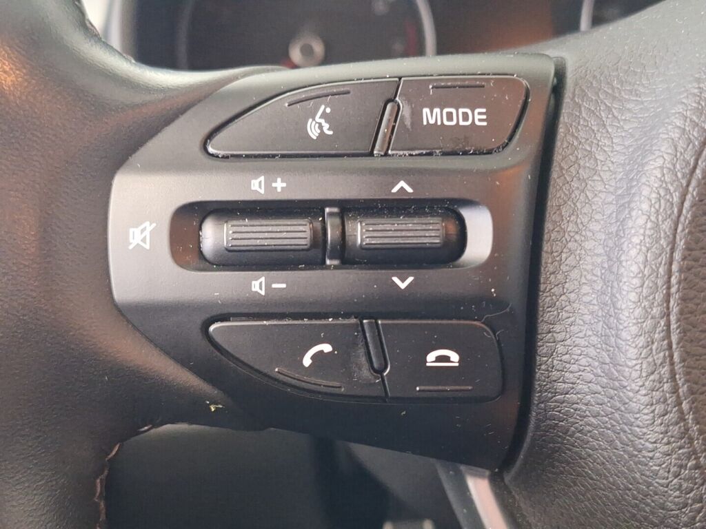 Kia Rio 2021 Musta