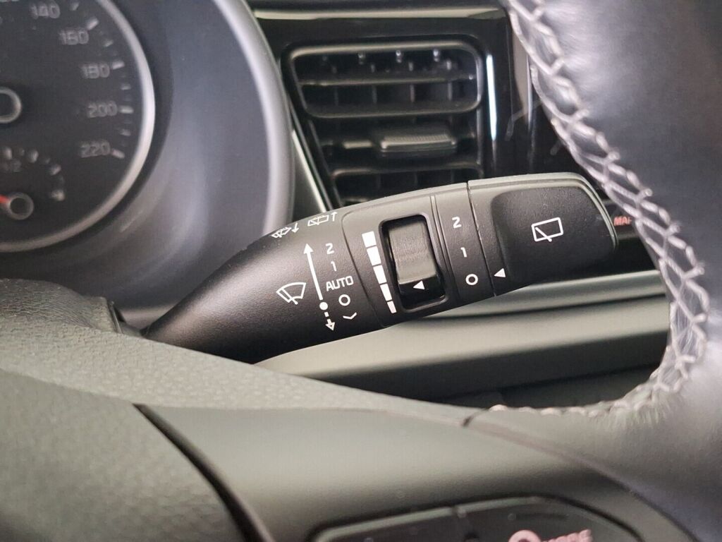 Kia Rio 2021 Musta