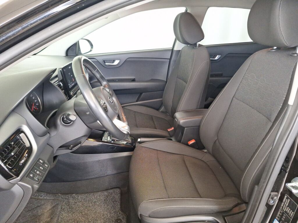 Kia Rio 2021 Musta