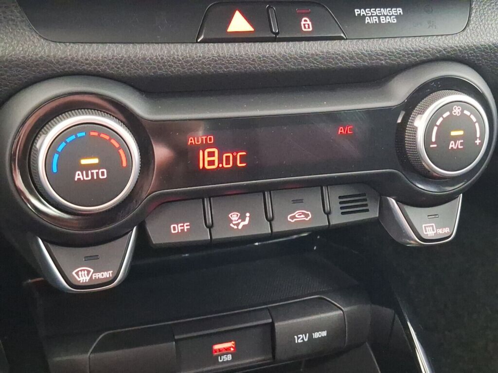 Kia Rio 2021 Musta