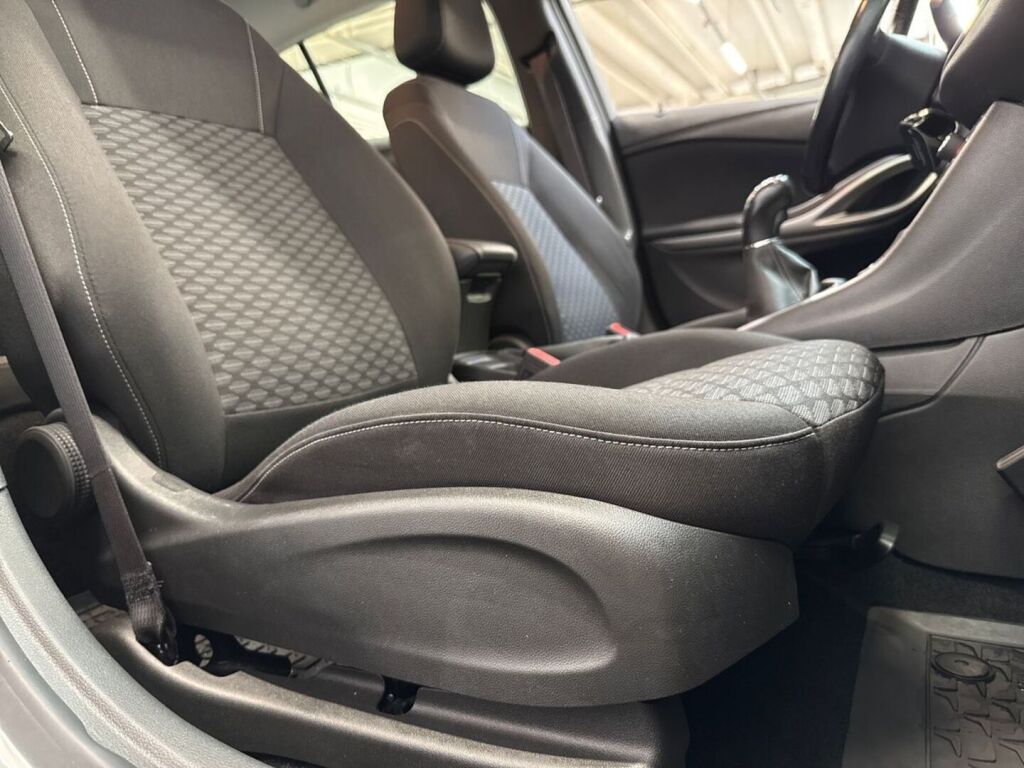 Opel Astra 2021 Valkoinen