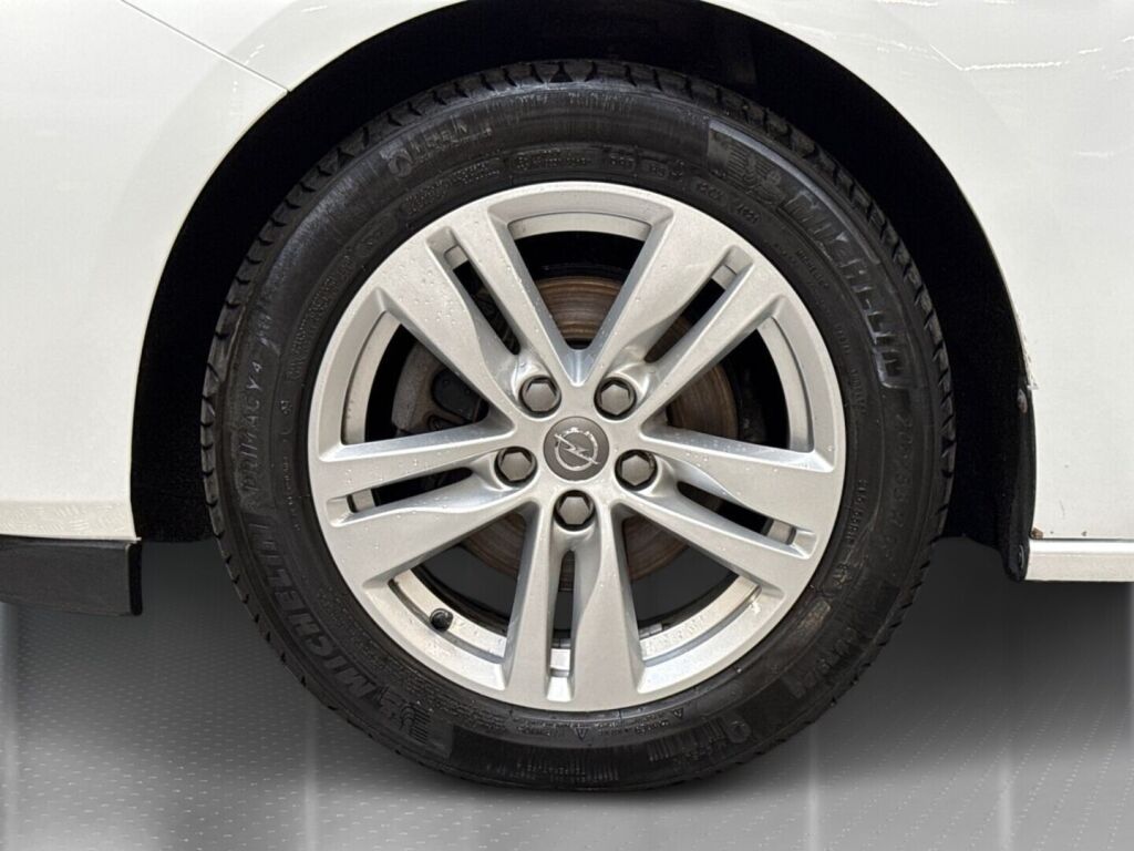 Opel Astra 2021 Valkoinen