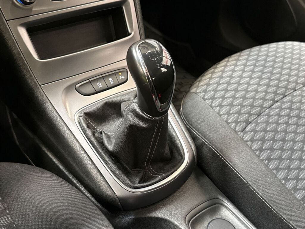 Opel Astra 2021 Valkoinen