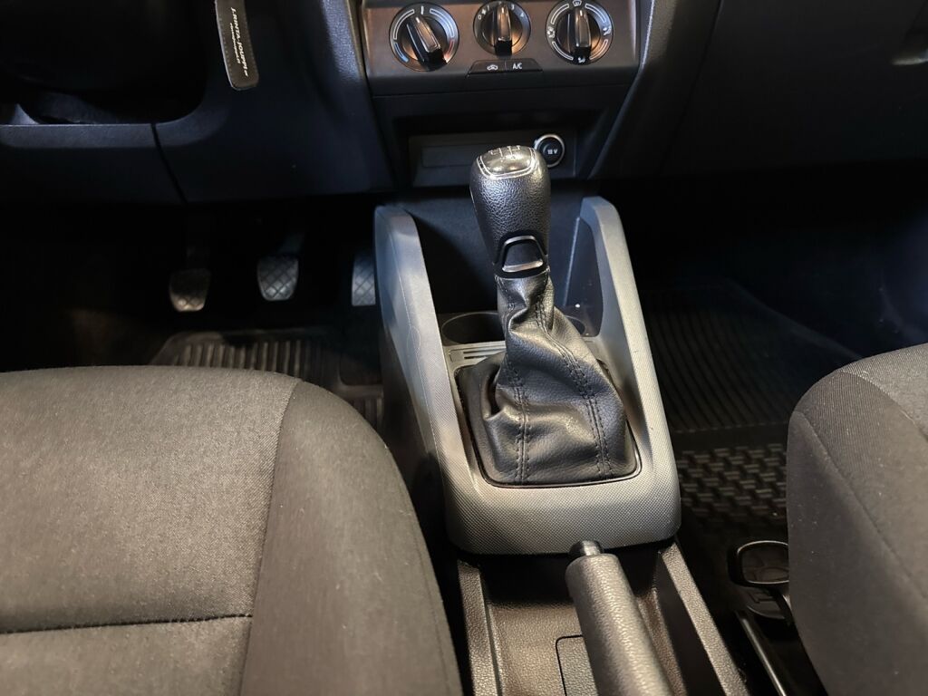 Skoda Fabia 2021 Sininen