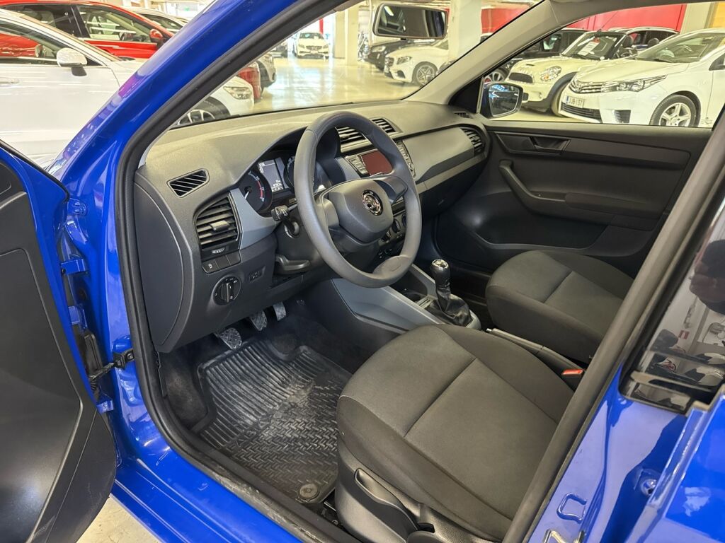 Skoda Fabia 2021 Sininen