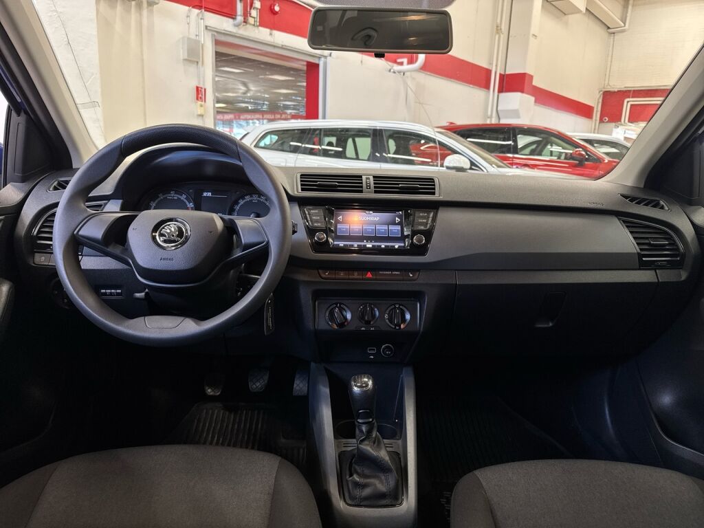 Skoda Fabia 2021 Sininen