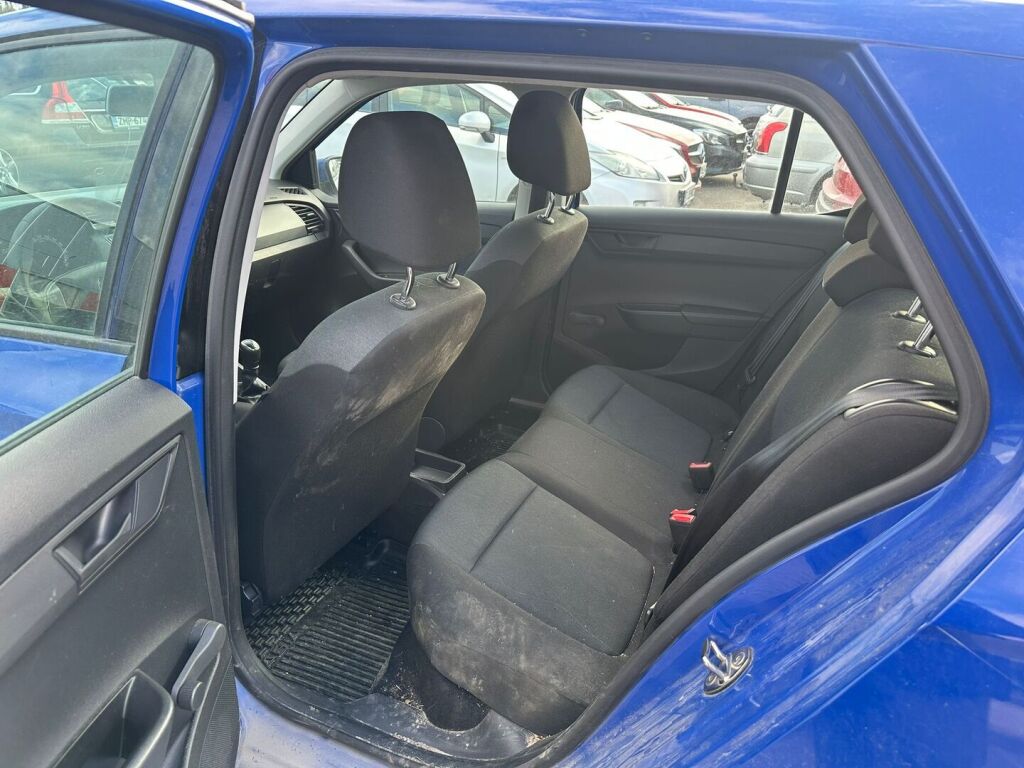 Skoda Fabia 2021 Sininen