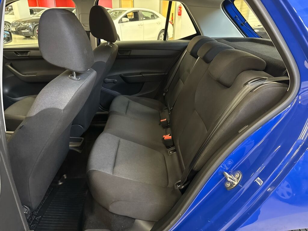 Skoda Fabia 2021 Sininen