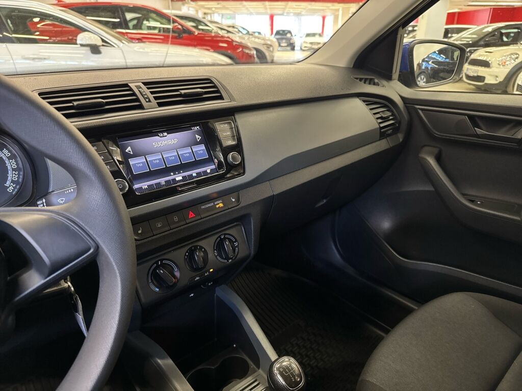 Skoda Fabia 2021 Sininen