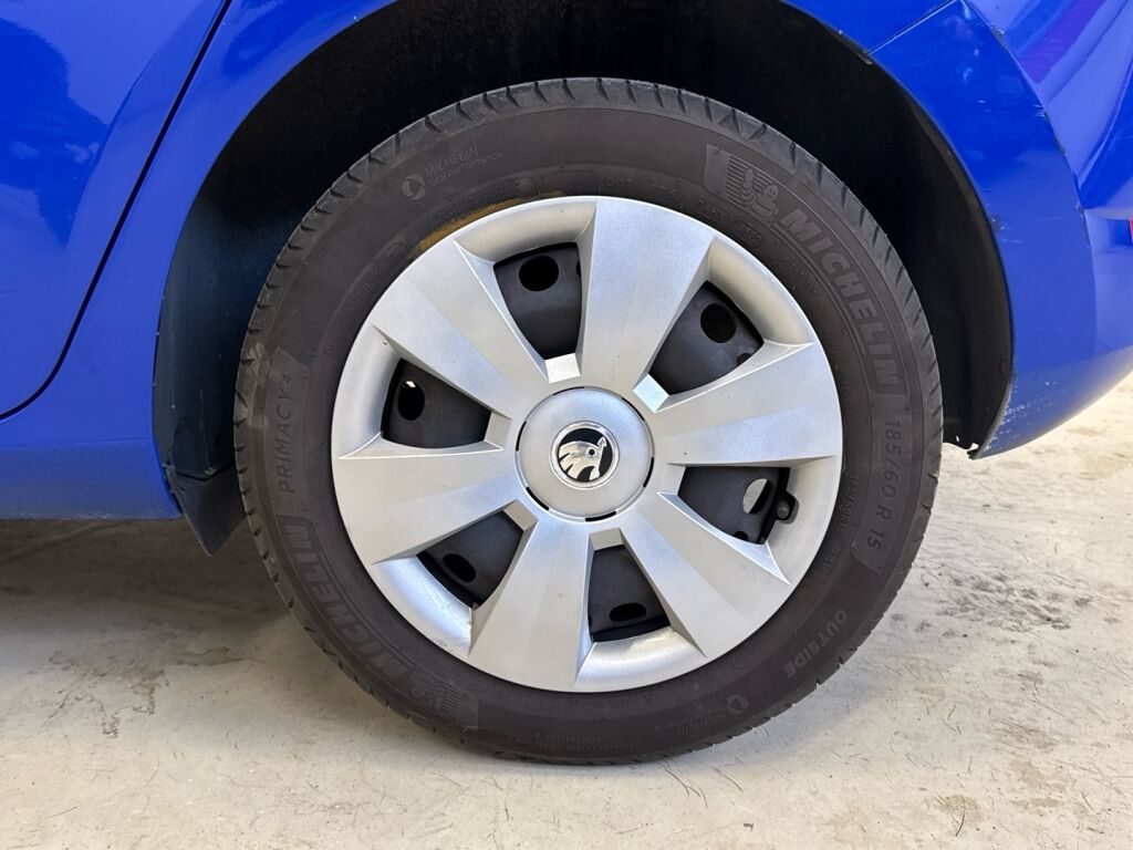 Skoda Fabia 2021 Sininen
